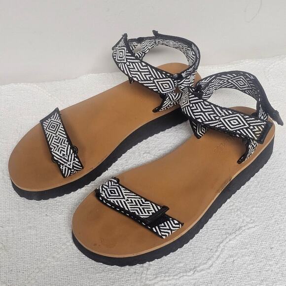 Madewell The Resourced Maggie Sandal Aztec Print Straps Black White Size 6.5 - Picture 1 of 8